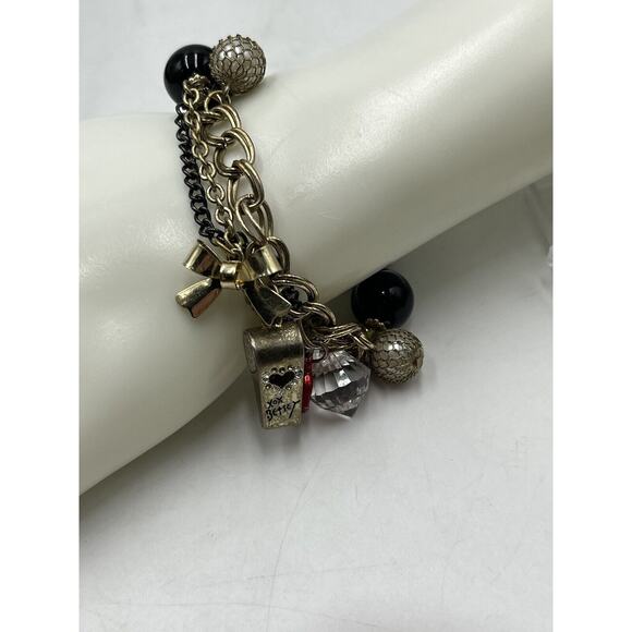 Betsey Johnson Whistle Red Lips Black Beads Black Beads Bow Stretch Bracelet - Picture 7 of 16